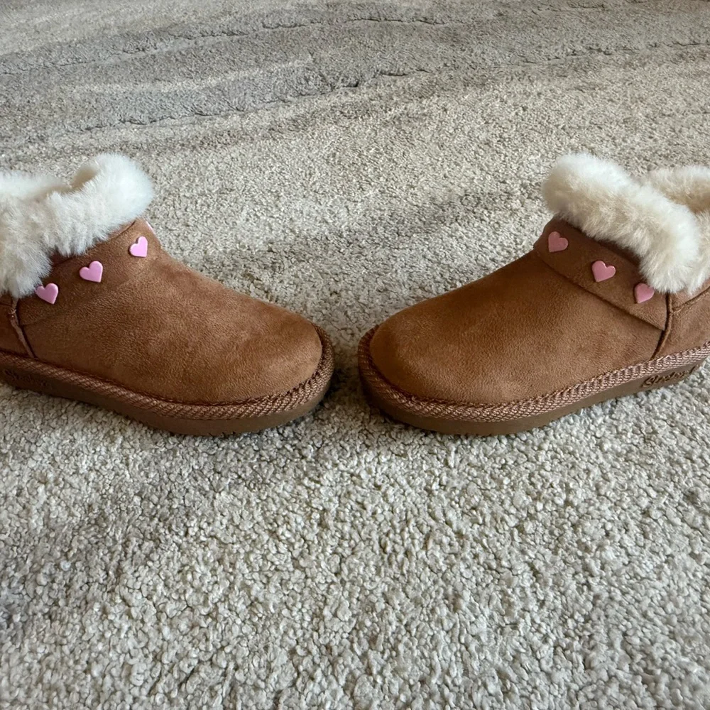 Skechers Tan and Pink Heart Boots Cozy Faux Fur Trim - Picture 2 of 4